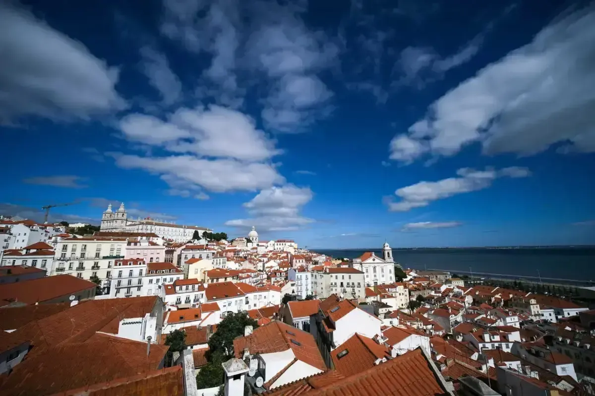 House prices rise 16.8% in 2025 to €2,076/m²